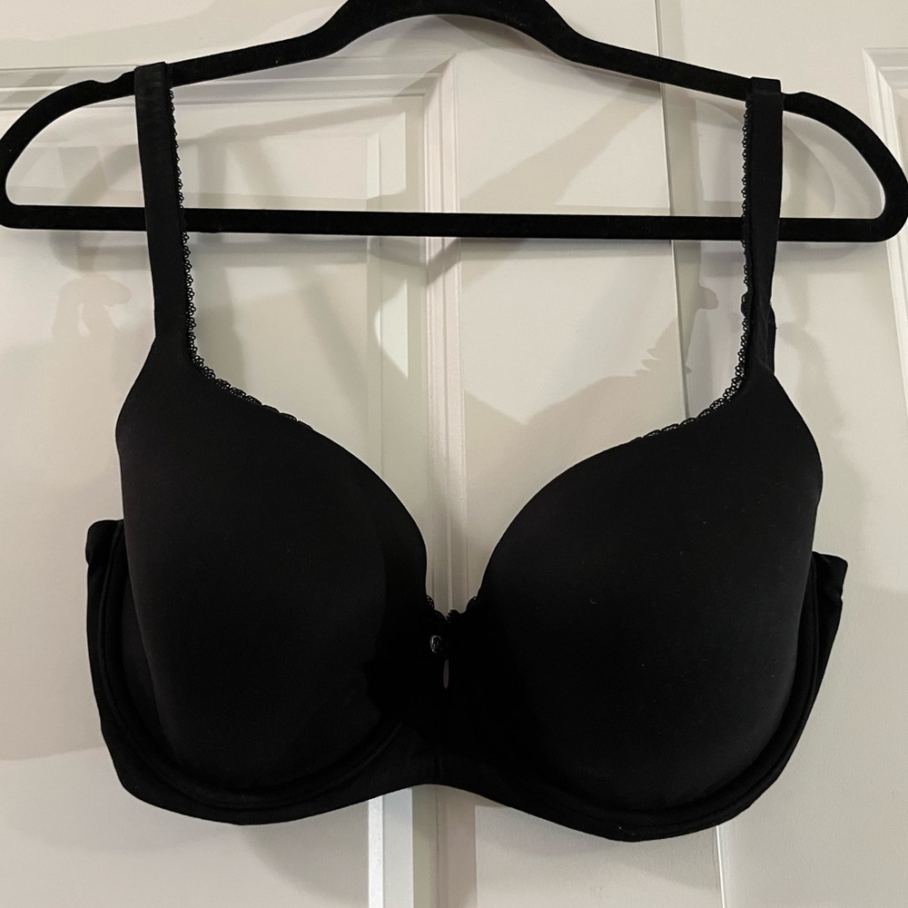 VICTORIA’S SECRET Demi lightly lined body by Victoria 34DDD